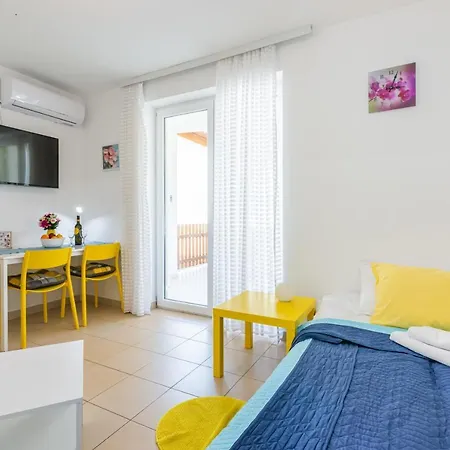 New Lovorka 7 Apt. 4+1 In Krk Apartman
