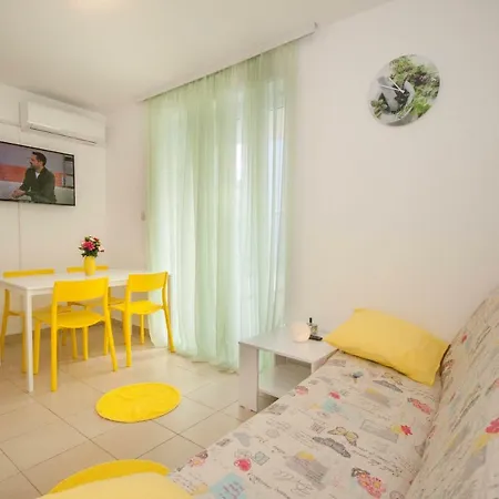 Daire New Lovorka 7 Apt. 4+1 In Krk Baška